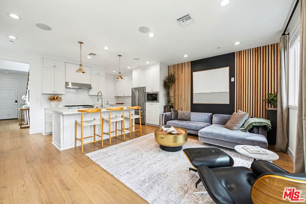 1209 N Commonwealth Avenue, Los Angeles, CA 90029 — photo 1