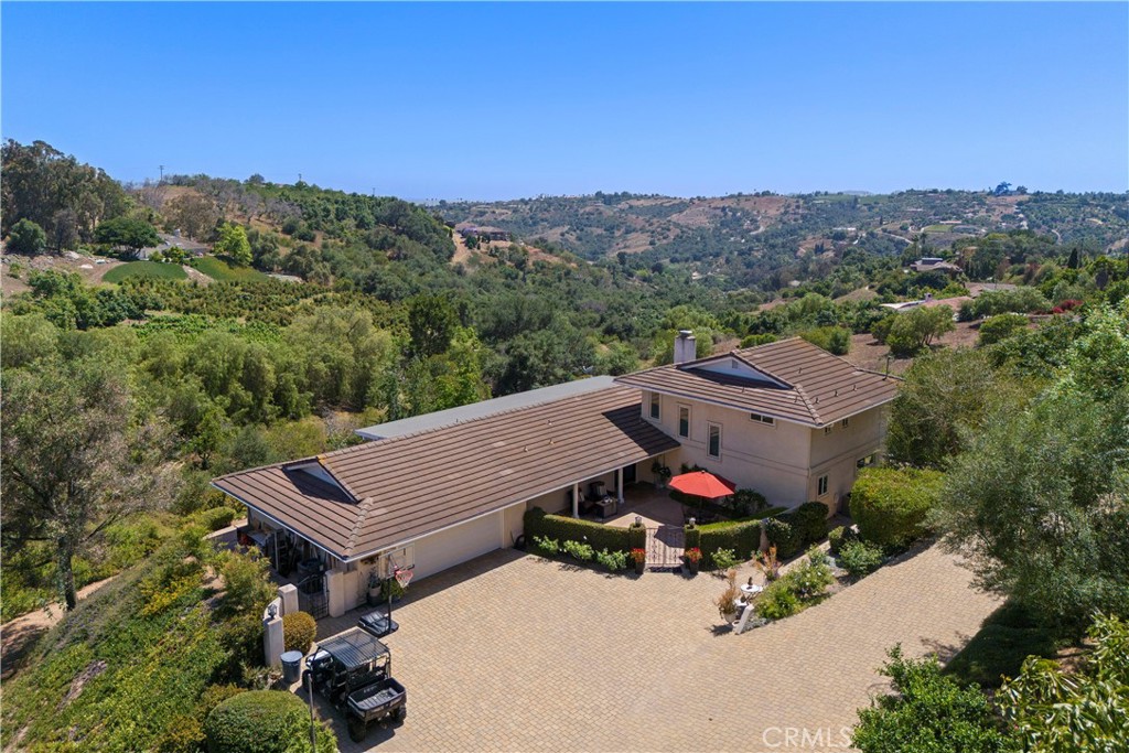 3237 Canonita Drive, Fallbrook, CA 92028 — photo 1