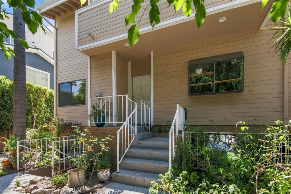 5340 Wilkinson Avenue 5, Valley Village, CA 91607 — photo 1