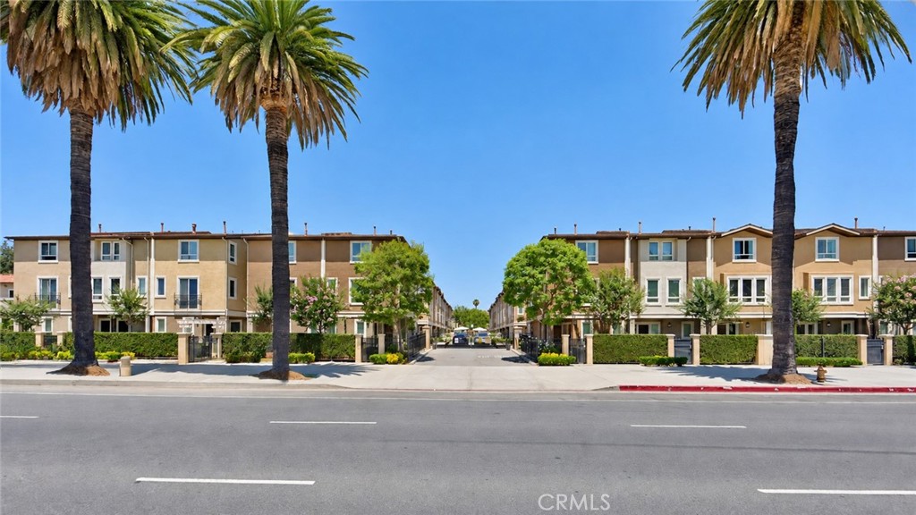 14671 Sherman Way
