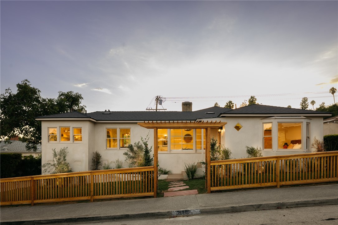 815 Cresthaven, Los Angeles, CA 90042 — photo 1