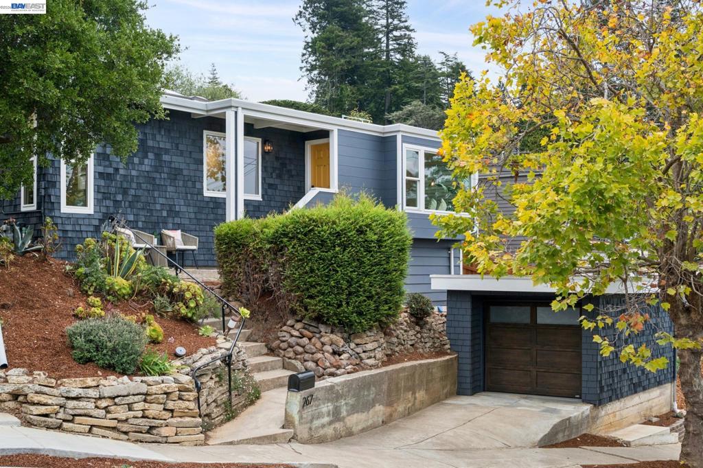 267 CAMBRIDGE AVE