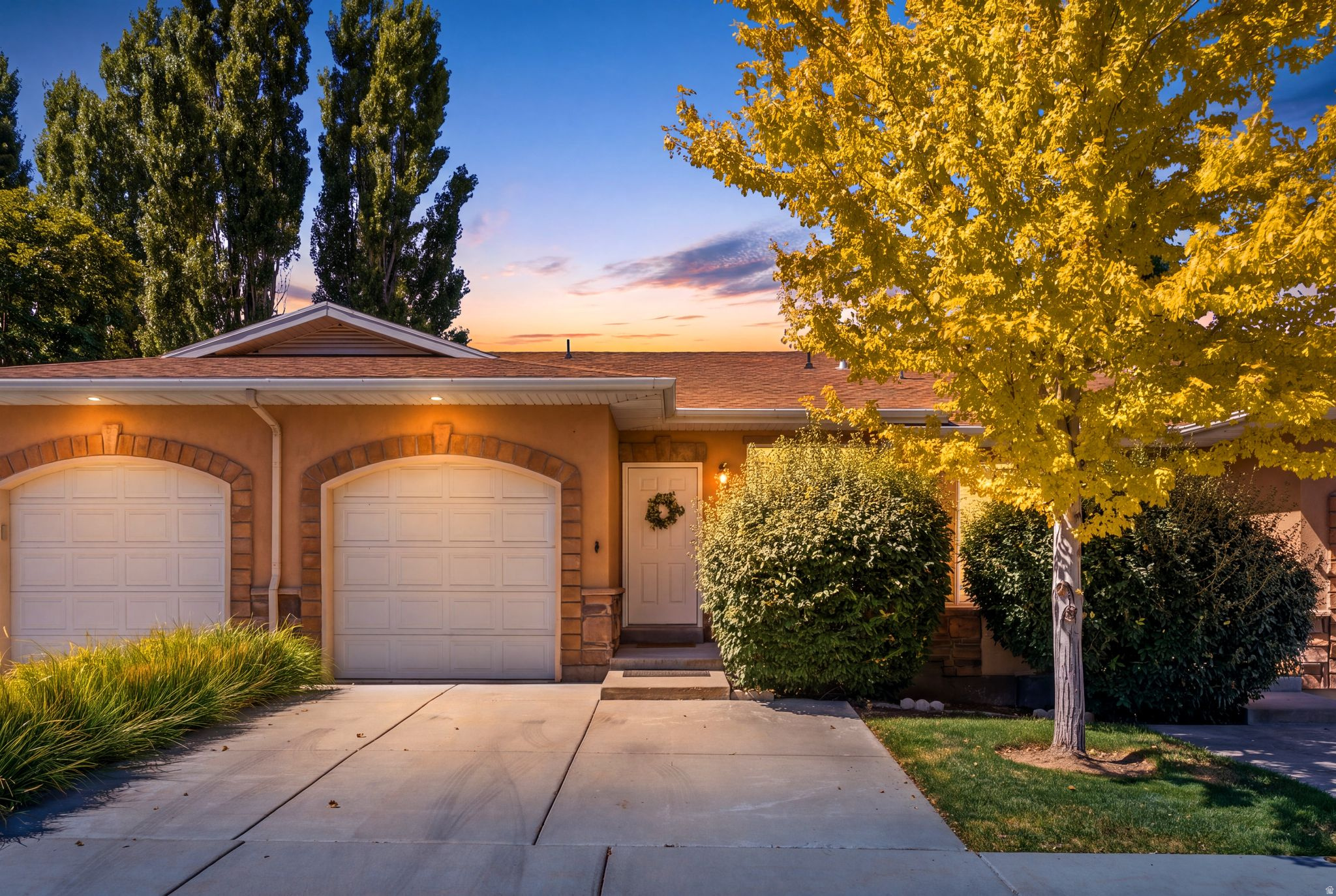 9480 S HIDDEN POINT DR, Sandy, UT 84070 — photo 1