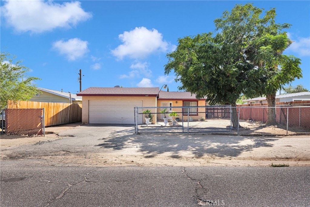 16165 Pine, Hesperia, CA 92345 — photo 1