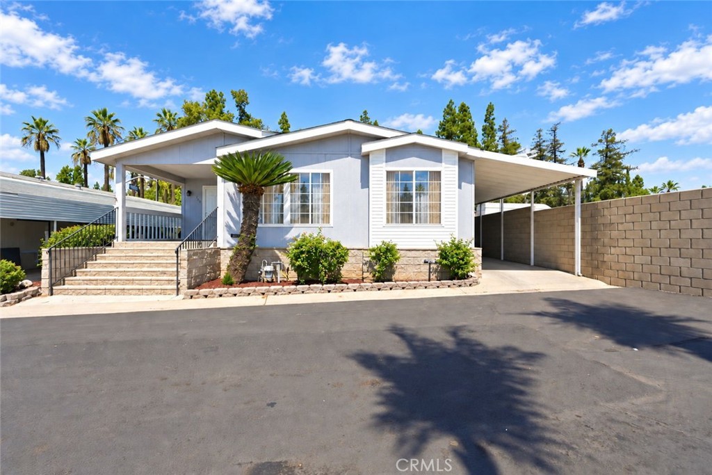 840 E Foothill 205, Azusa, CA 91702 — photo 1