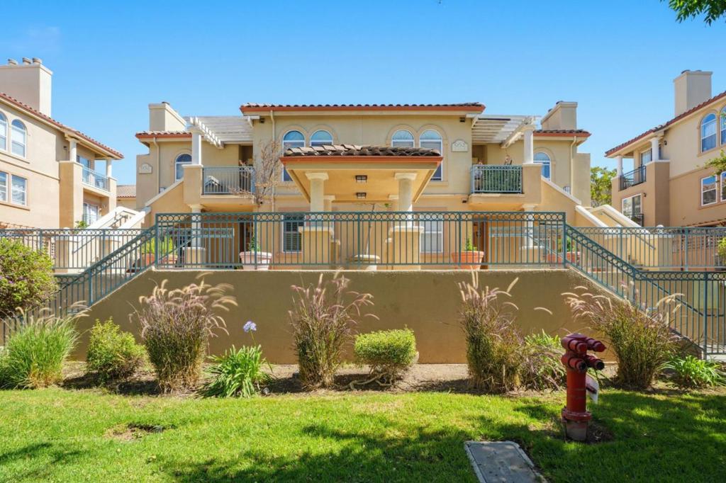 952 S 11th Street 332, San Jose, CA 95112 — photo 1