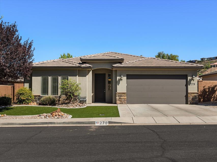 279 E Memory LN, Washington, UT 84780 — photo 1