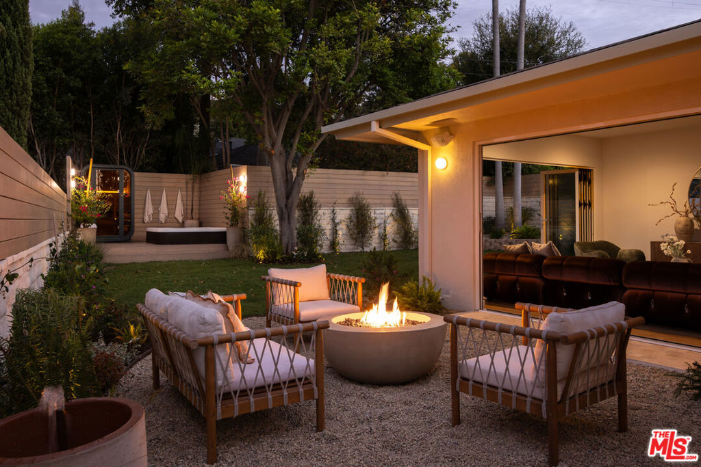 3684 Willowcrest Avenue, Los Angeles, CA 91604 — photo 1
