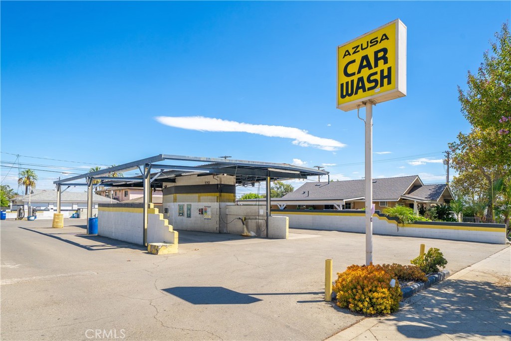 514 N Azusa