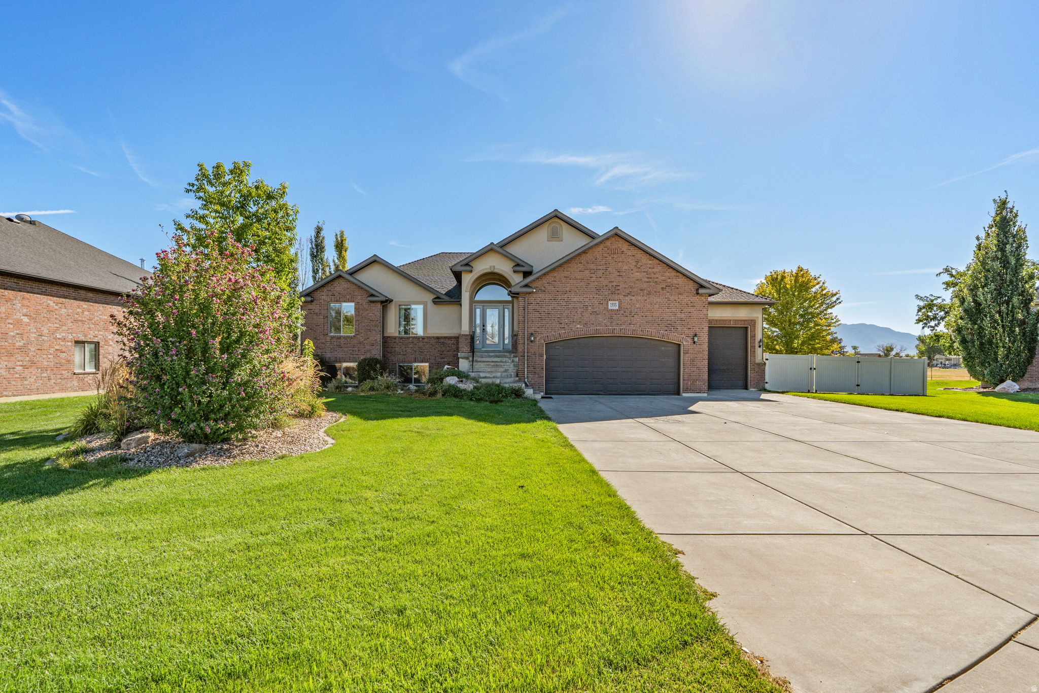 1555 N 4325 W