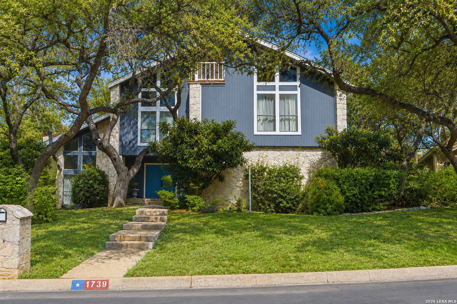 1739 Royal Crescent, San Antonio, TX 78231 — photo 1