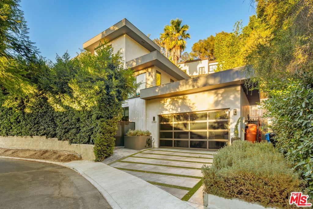 2260 Alcyona Drive, Los Angeles, CA 90068 — photo 1