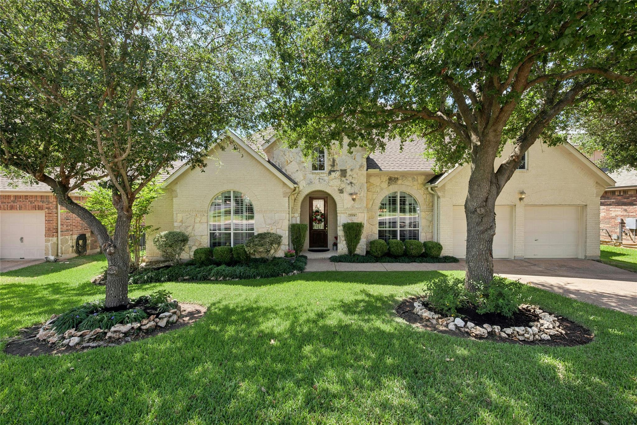 2004  Westvalley Pl, Round Rock, TX 78665 — photo 1