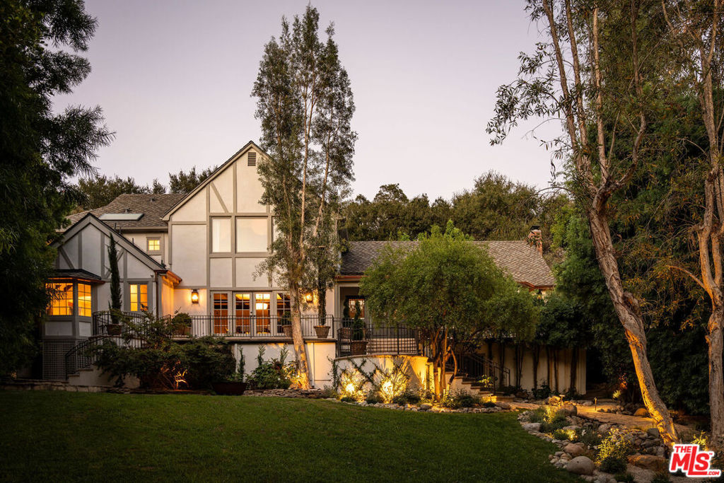 1004 N Bundy Drive, Los Angeles, CA 90049 — photo 1