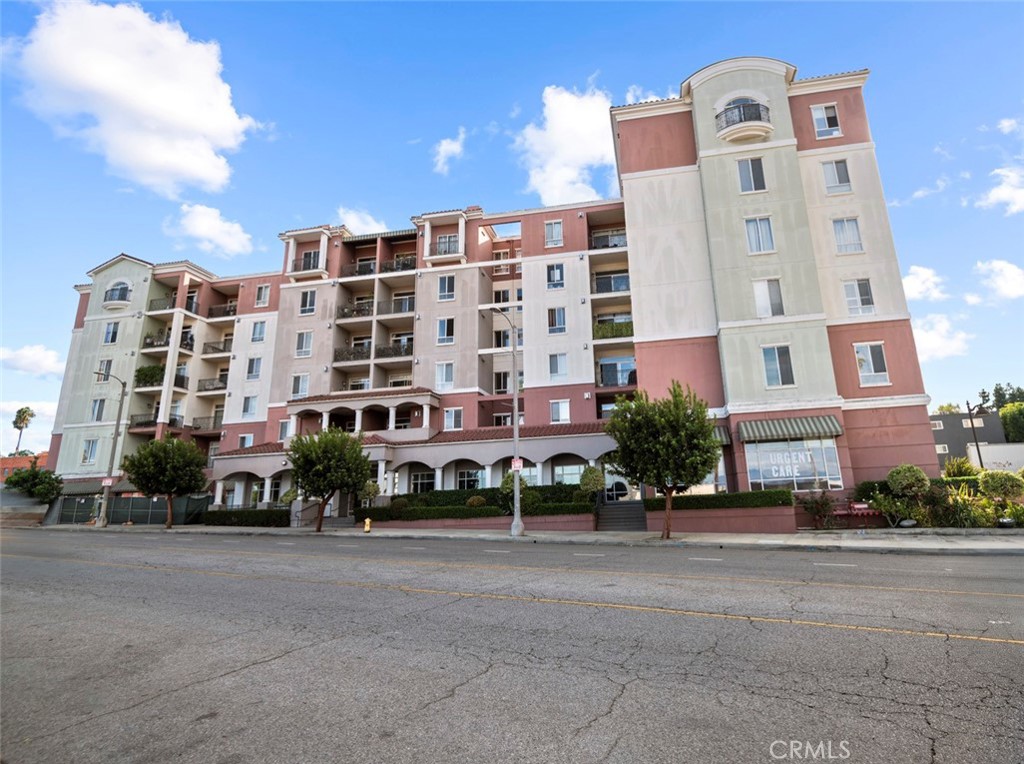 3750 Santa Rosalia 303, Los Angeles, CA 90008 — photo 1