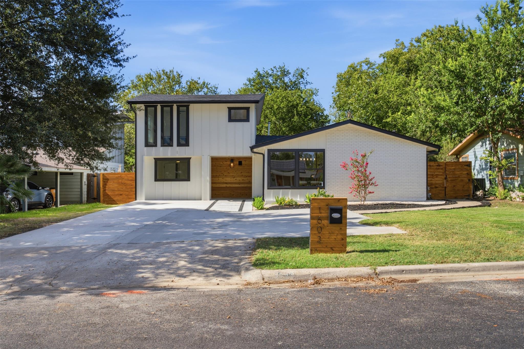 1603  Suffolk Dr, Austin, TX 78723 — photo 1