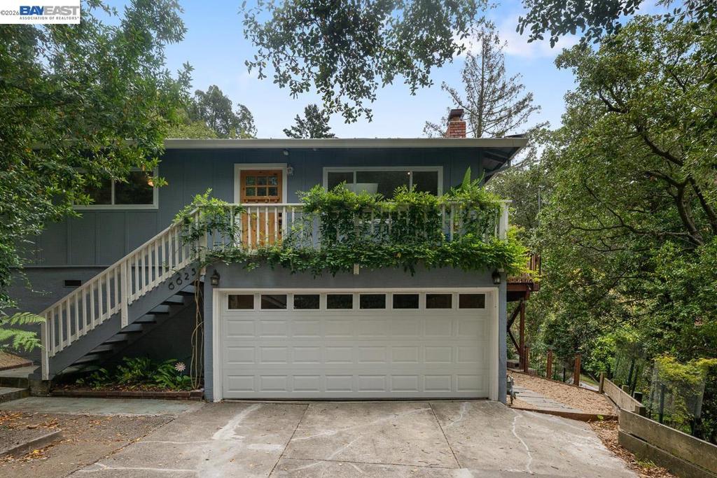6625 Thornhill Dr, Oakland, CA 94611 — photo 1