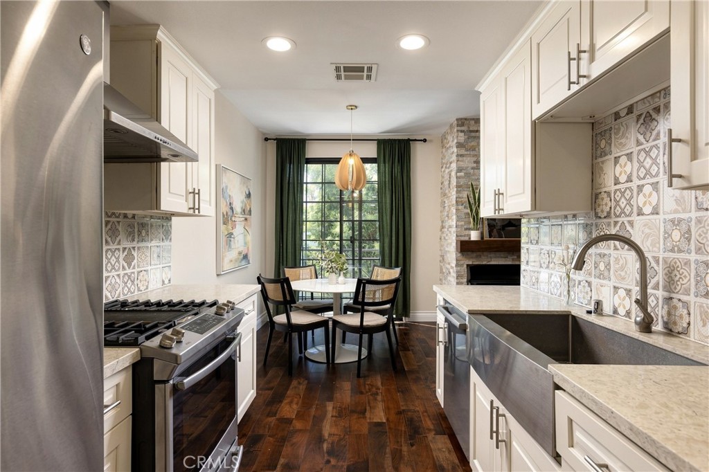 860 S Lucerne 103, Los Angeles, CA 90005 — photo 1
