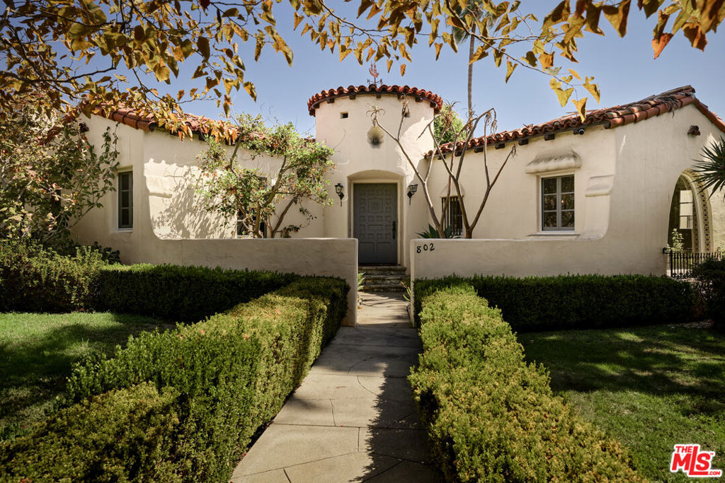 802 S Genesee Avenue, Los Angeles, CA 90036 — photo 1
