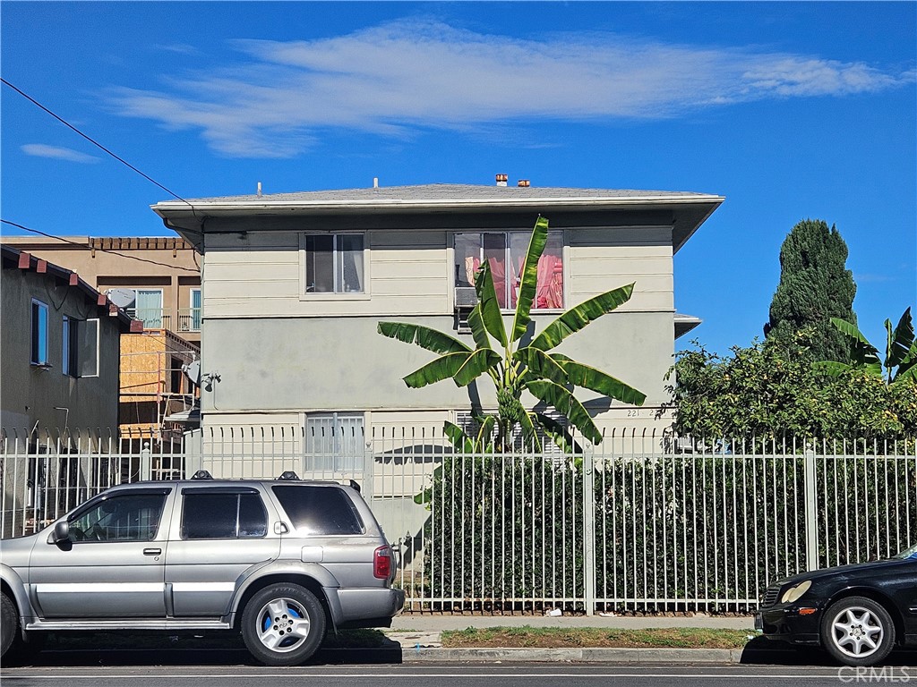 221 S Bonnie Brae, Los Angeles, CA 90057 — photo 1