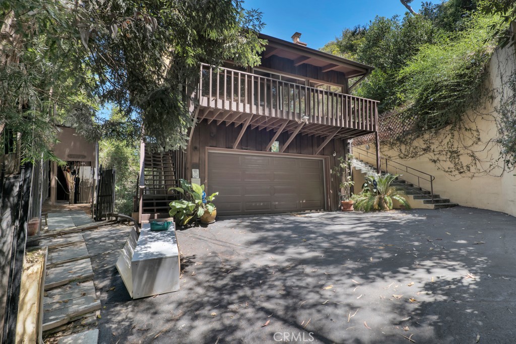 518 Latimer Rd, Santa Monica, CA 90402 — photo 1