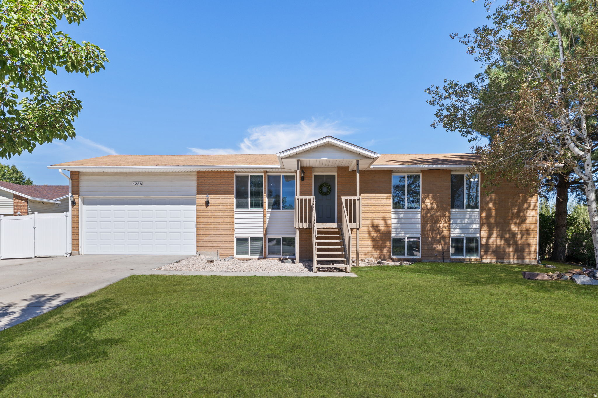 4288 W YORKSHIRE CIR, South Jordan, UT 84009 — photo 1