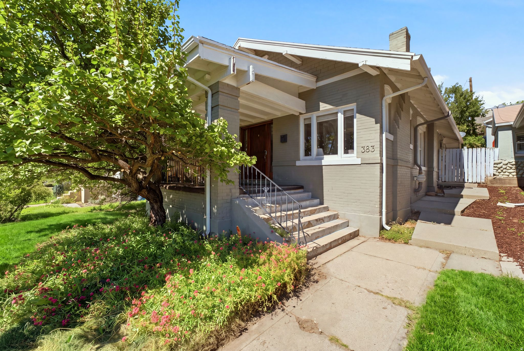383 E 10TH AVE
