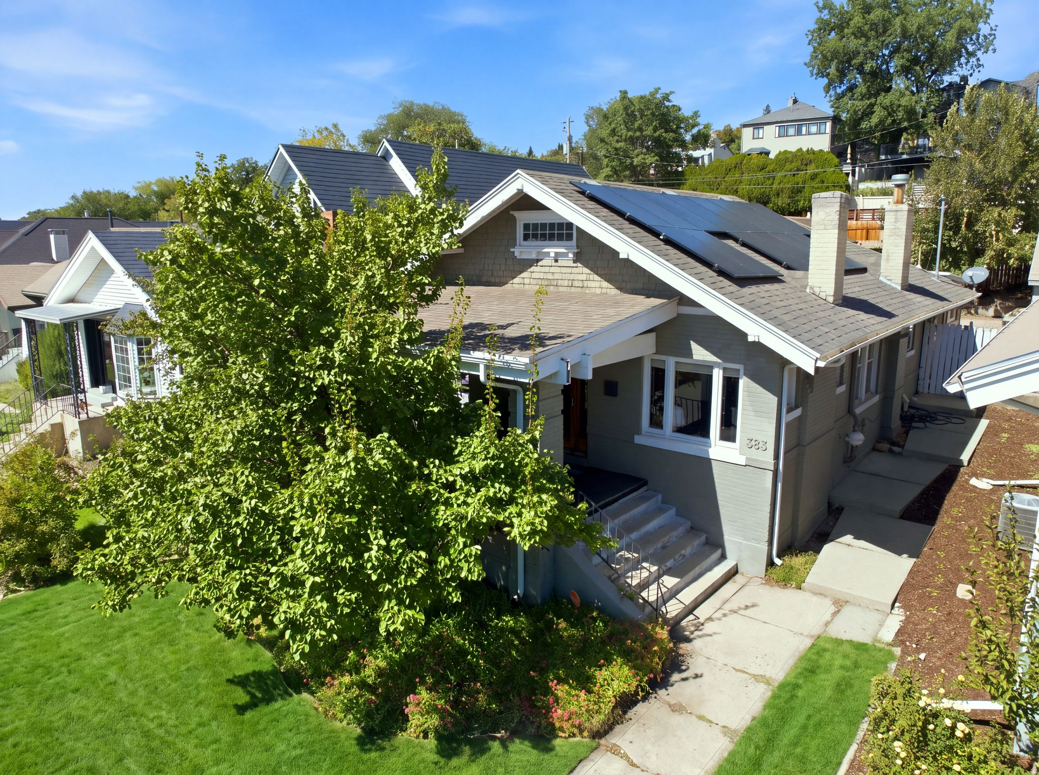 383 E 10TH AVE