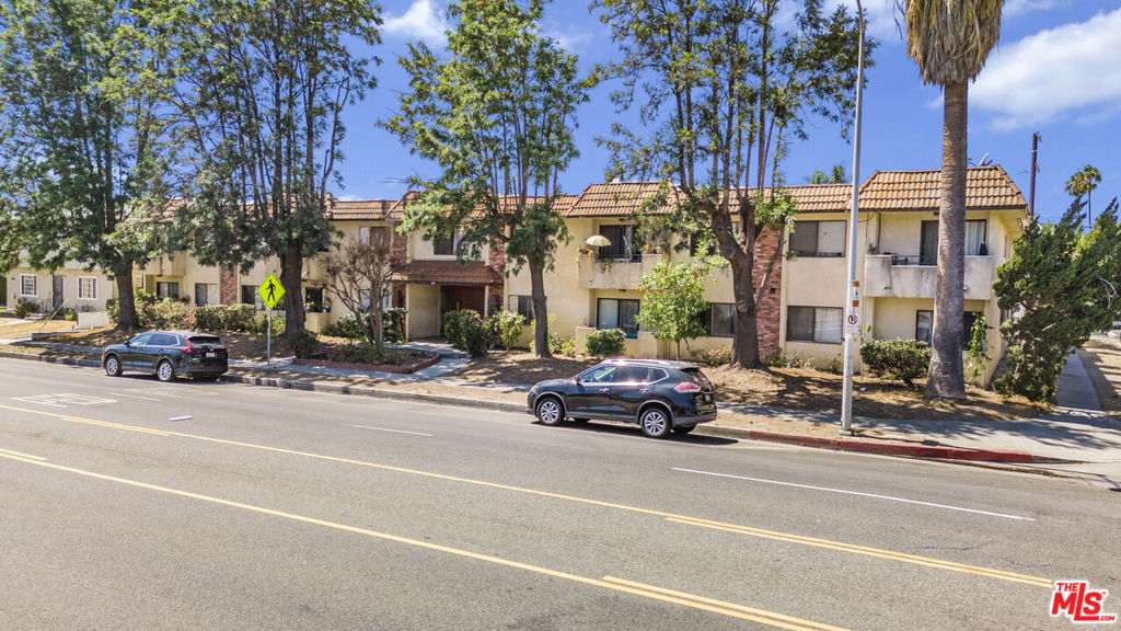 7061 Whitsett Avenue, Los Angeles, CA 91605 — photo 1