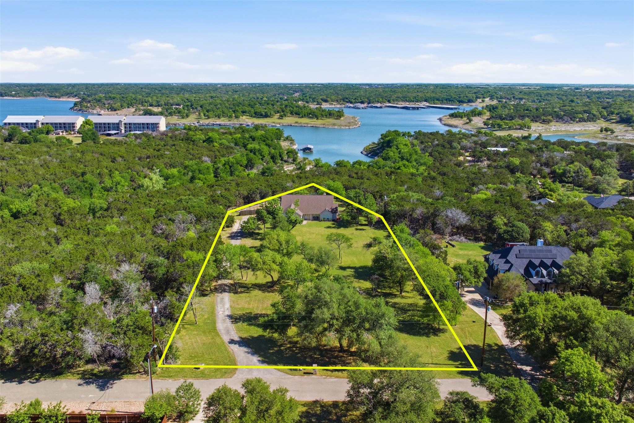 71  Wrangler Dr, Morgans Point Resort, TX 76513 — photo 1