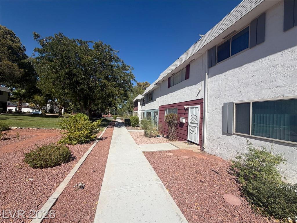 723 Greenbriar Townhouse Way, Las Vegas, NV 89121 — photo 1