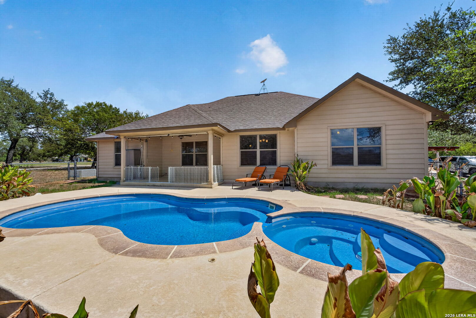 555 CIMARRON SQ