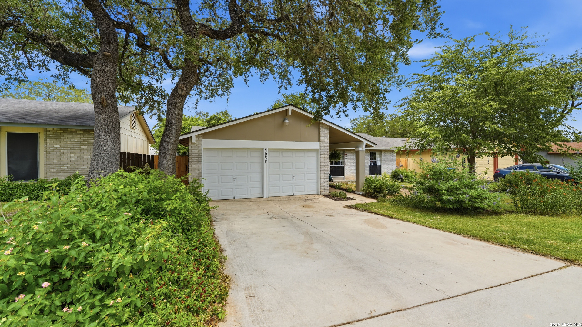 5938 HIDDEN BOULDER ST, San Antonio, TX 78250 — photo 1