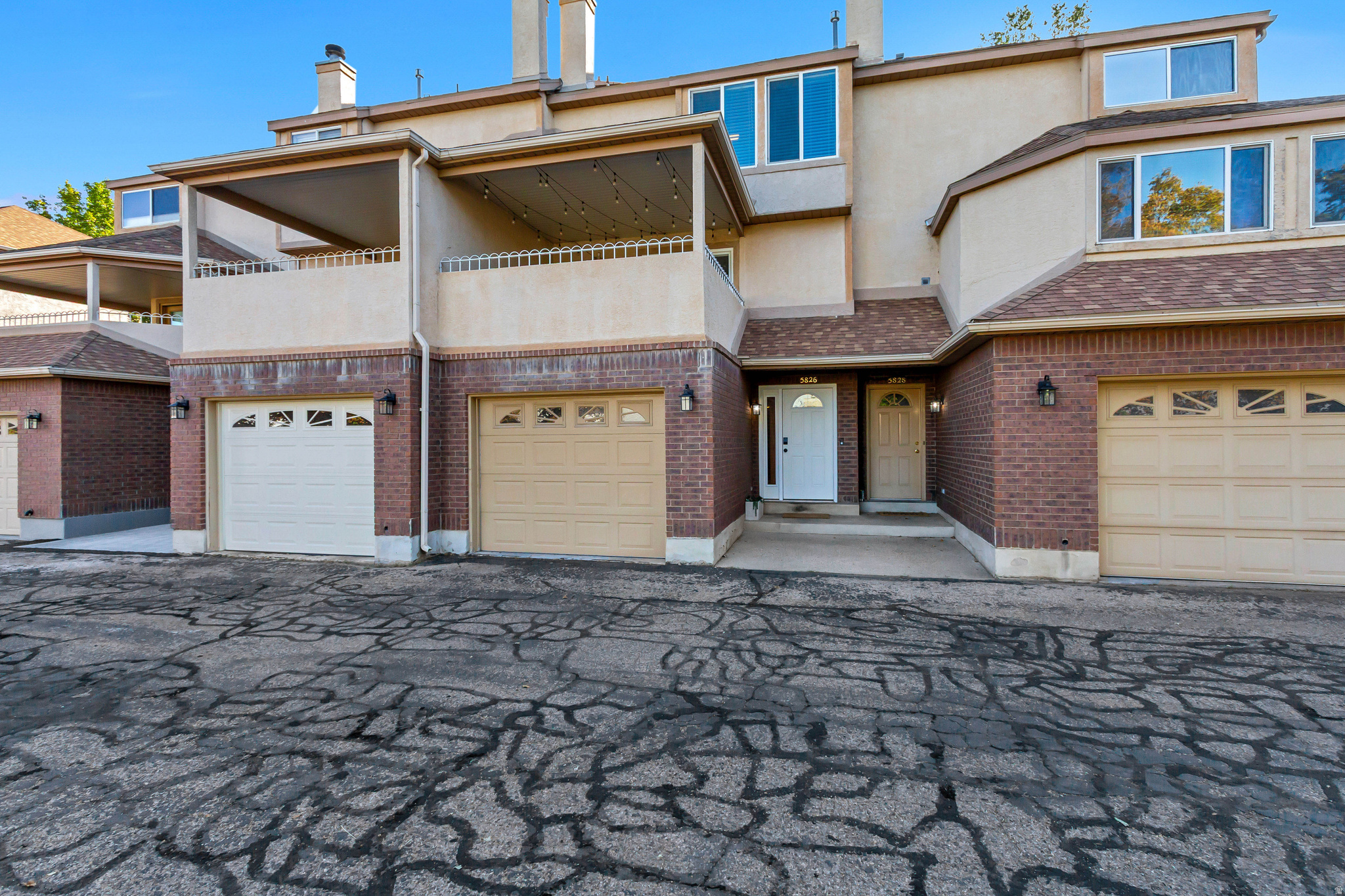 5826 S CLUB VIEW LN