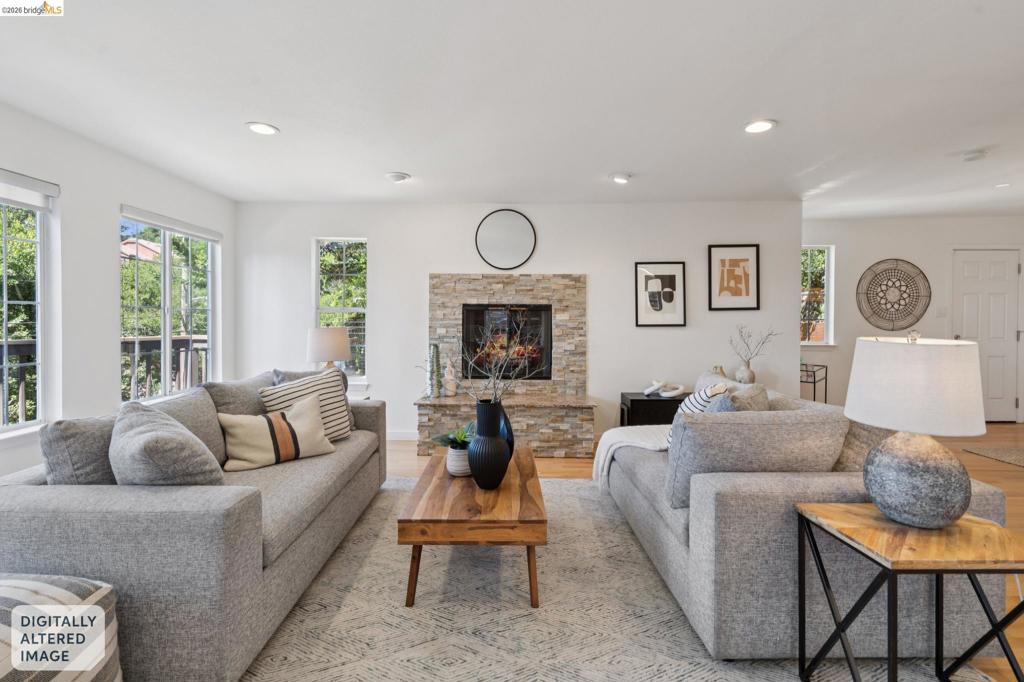 2170 Arrowhead Dr, Oakland, CA 94611 — photo 1