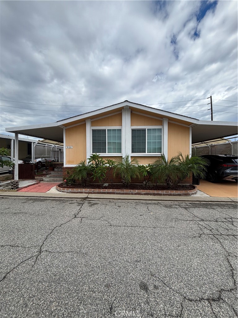 2601 E Victoria Street 466