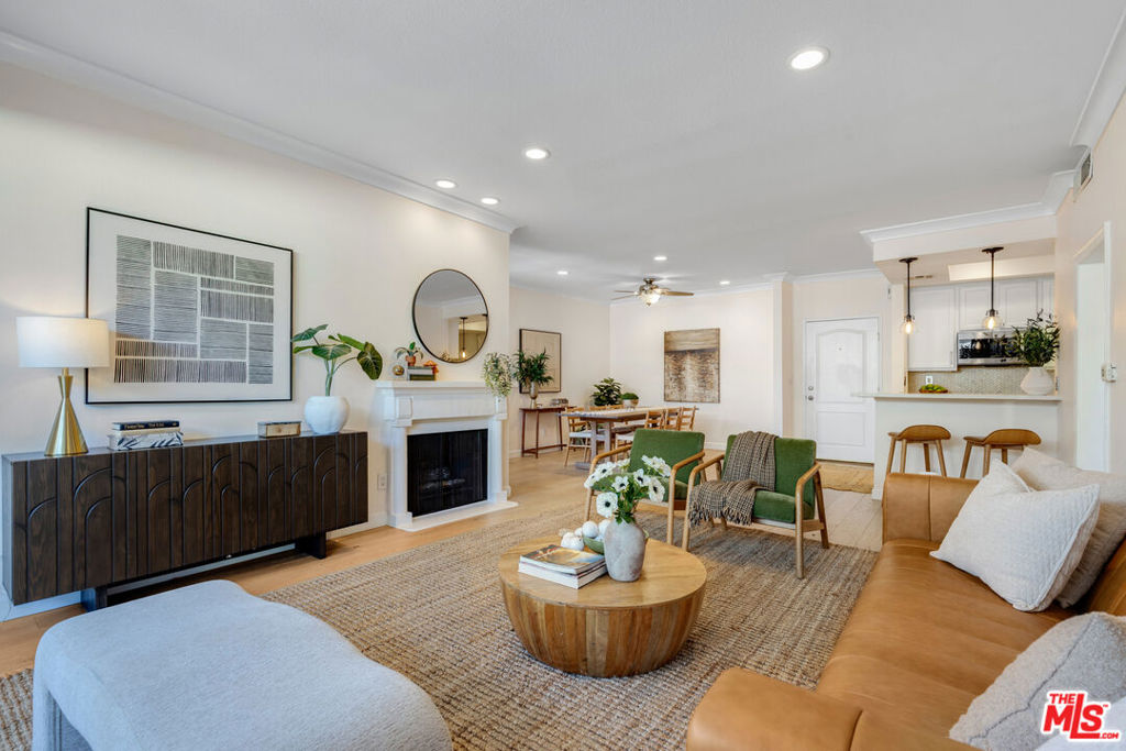 11225 Peach Grove Street 104, Los Angeles, CA 91601 — photo 1