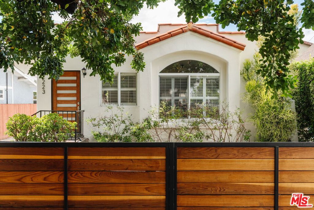 2223 Alsace Avenue, Los Angeles, CA 90016 — photo 1