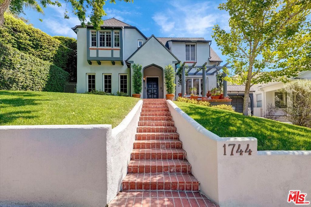1744 N Gardner Street, Los Angeles, CA 90046 — photo 1