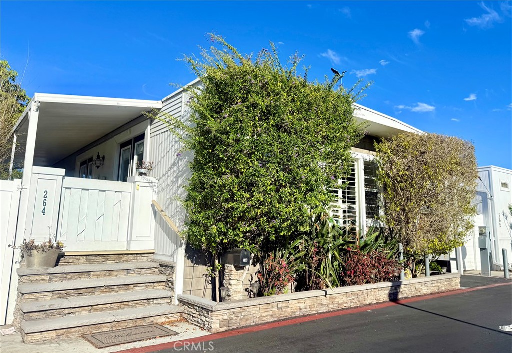264 Mayflower, Newport Beach, CA 92660 — photo 1