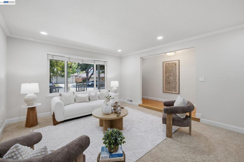 2452 Crestline