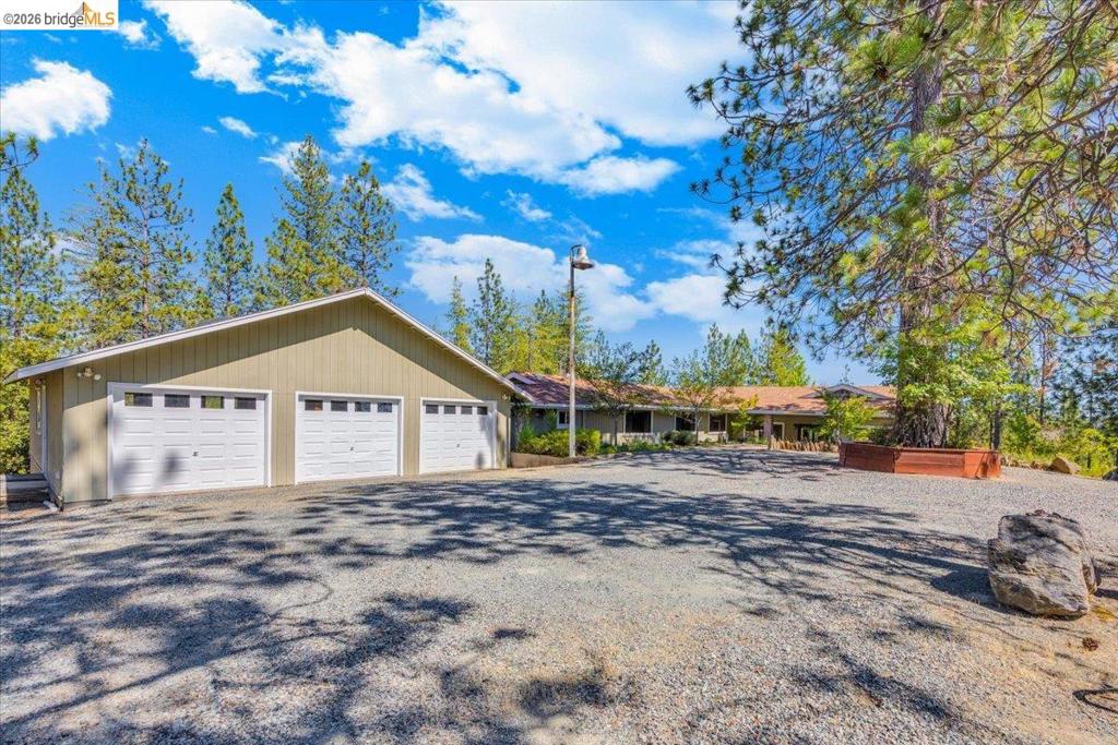 10421 Dexter Ln, Coulterville, CA 95311 — photo 1