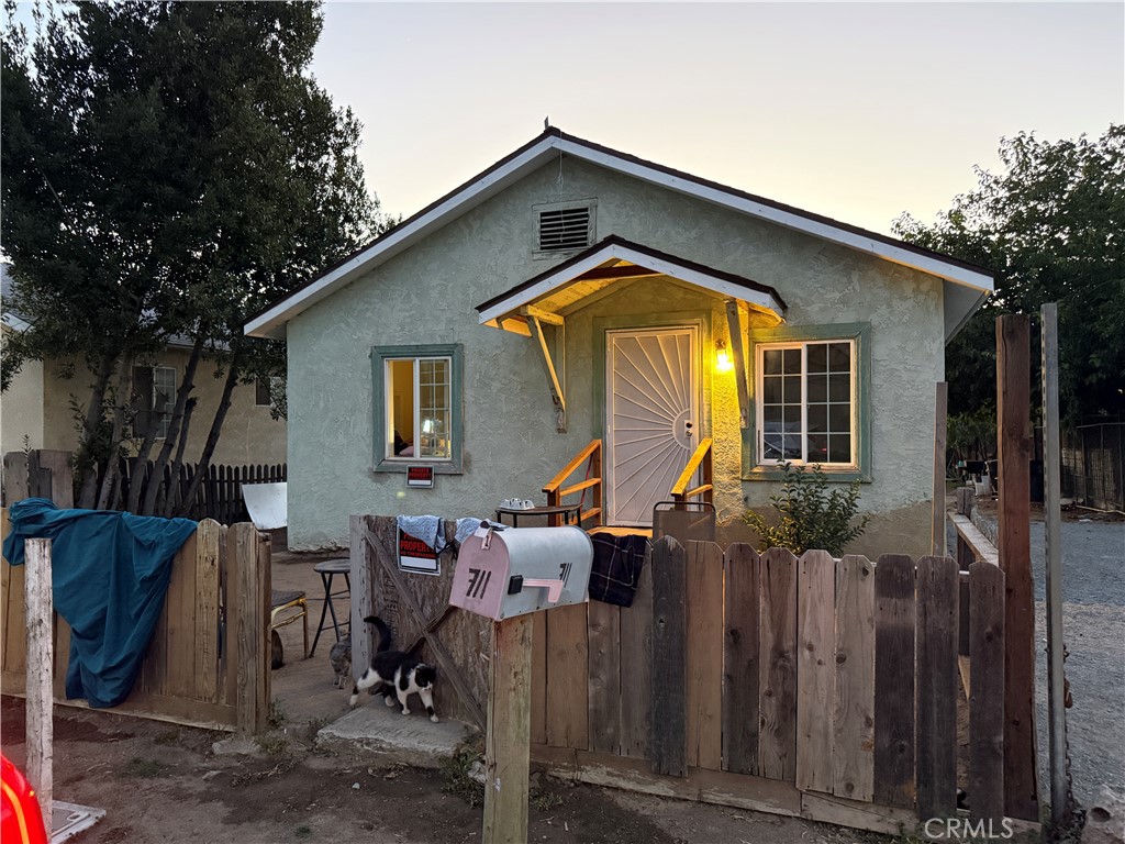 711 Washington Avenue, Madera, CA 93638 — photo 1