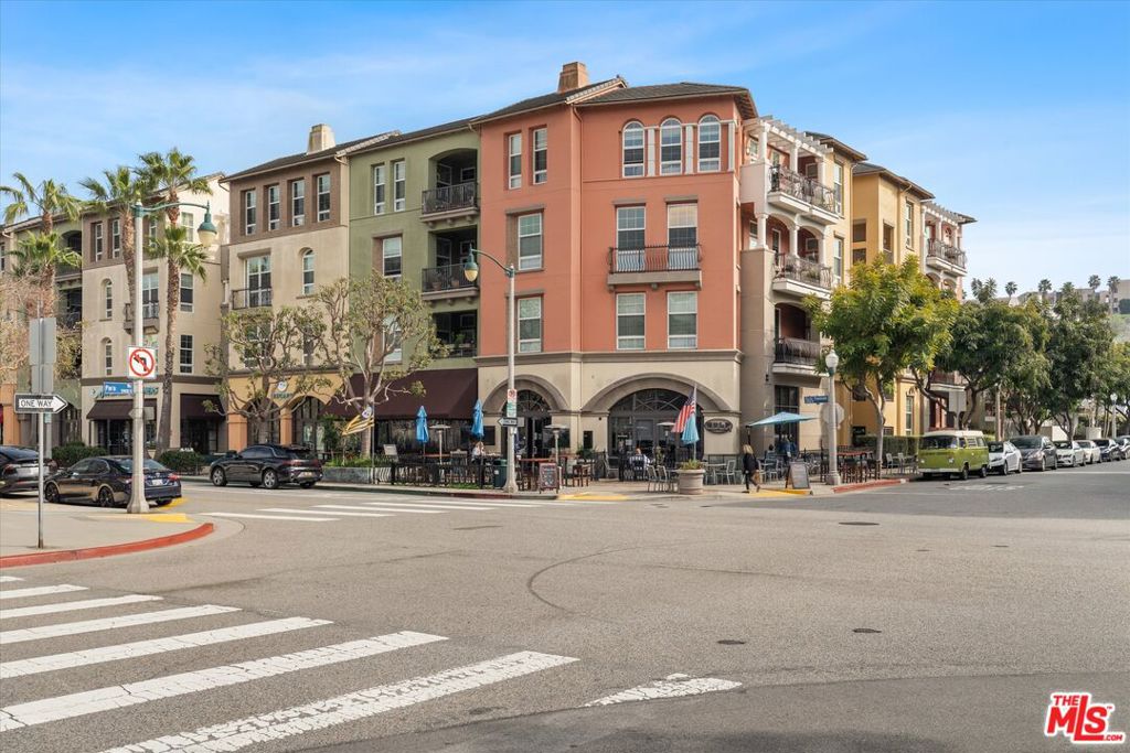 13020 Pacific 105, Playa Vista, CA 90094 — photo 1