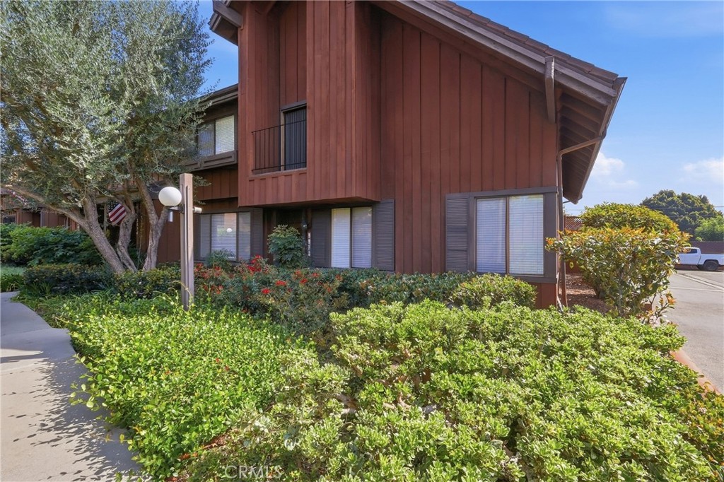 2074 Mount Shasta, San Pedro, CA 90732 — photo 1