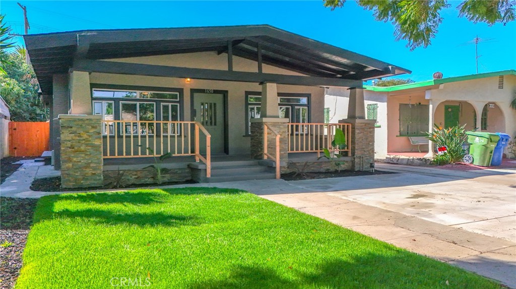 1650 W 38th Place