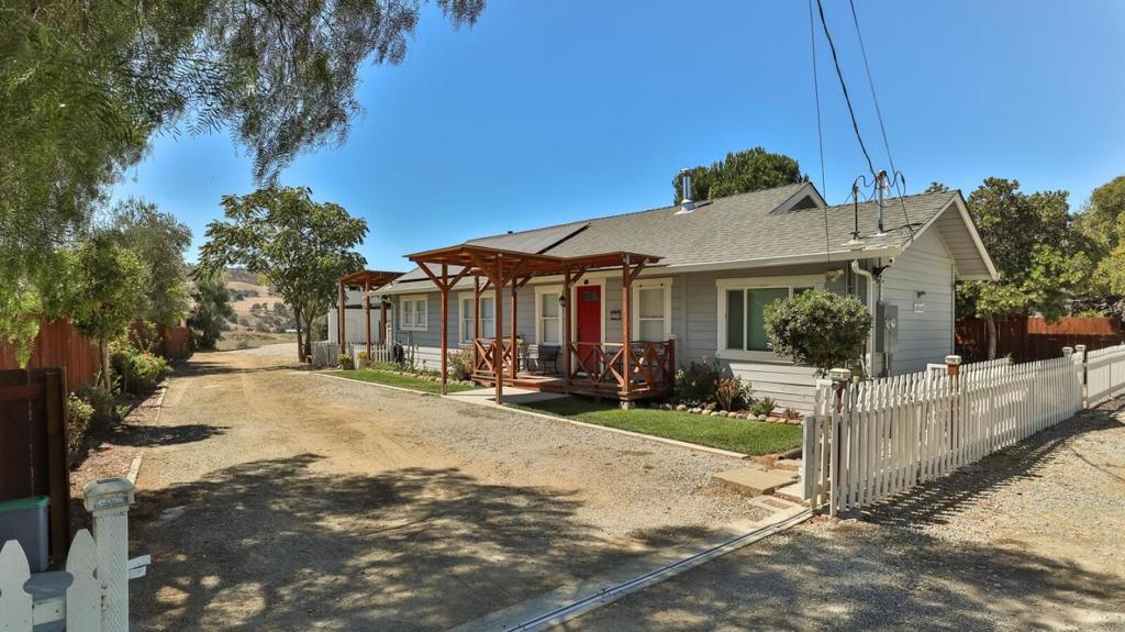 6860 F Street, Tres Pinos, CA 95075 — photo 1