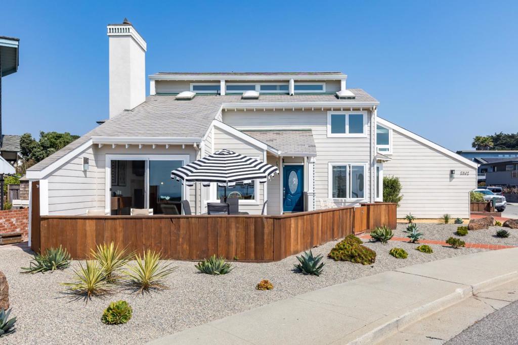 2302 W Cliff Drive