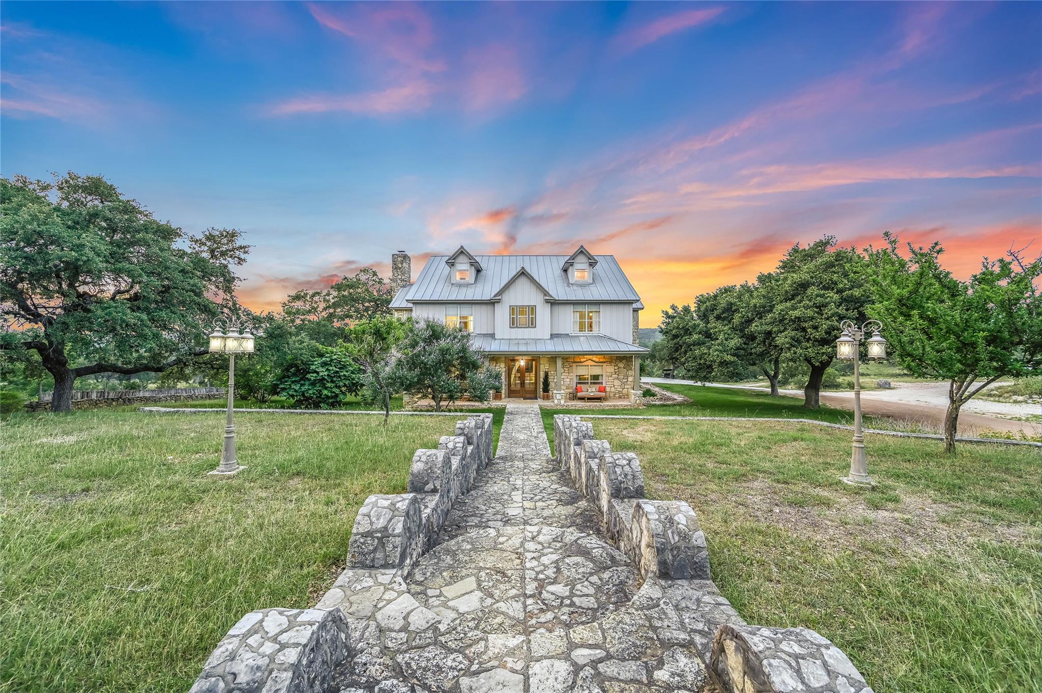 1174  ROYAL EAGLE Dr