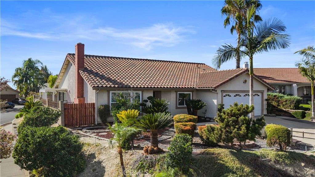 2580 N Robinhood, Orange, CA 92867 — photo 1